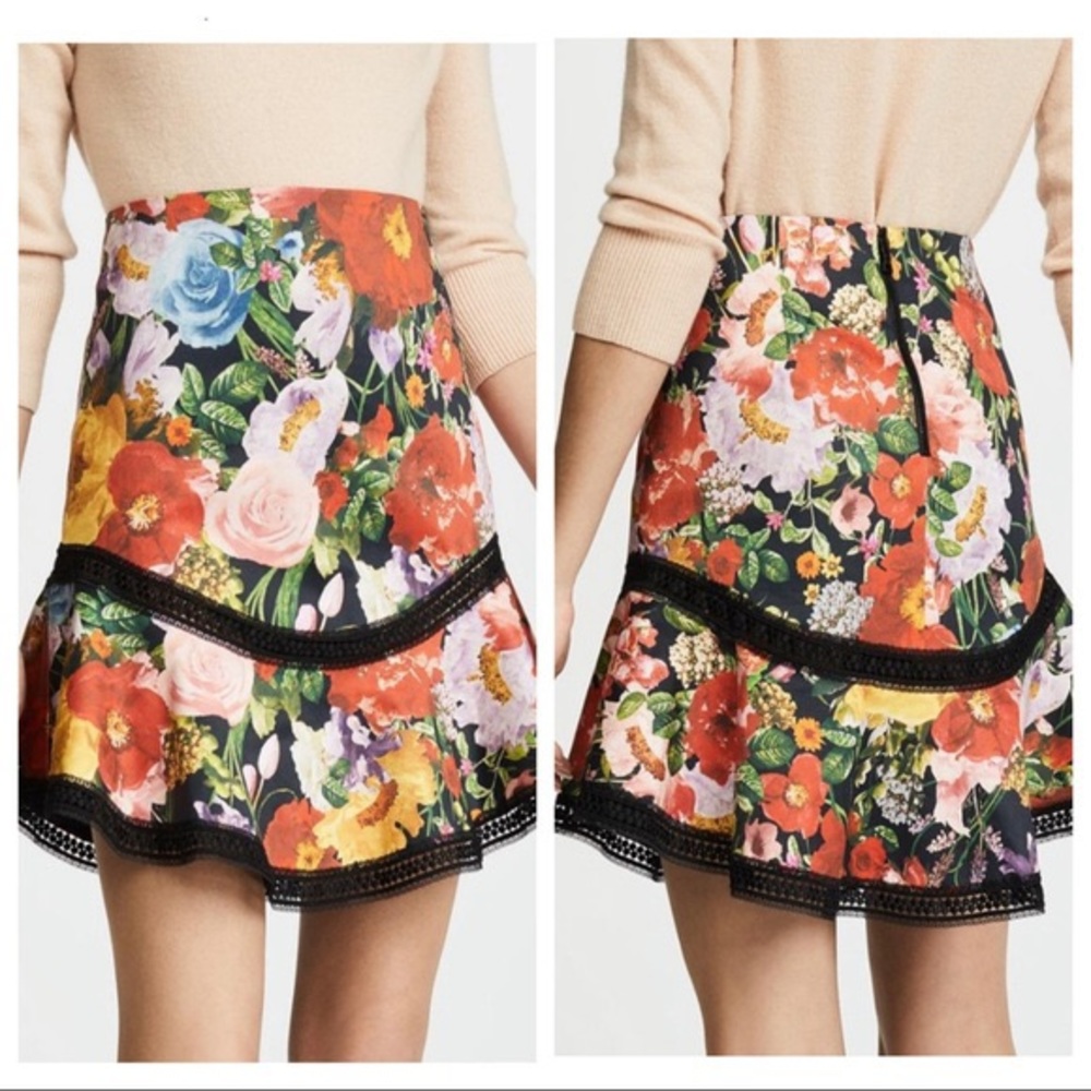 Alice + Olivia Eriko curved hem floral skirt Size 8